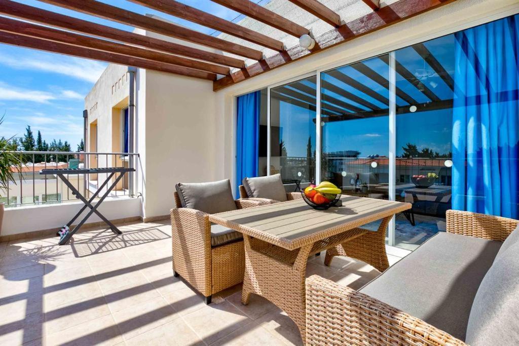 Penthouse Carina Paphos Exterior foto