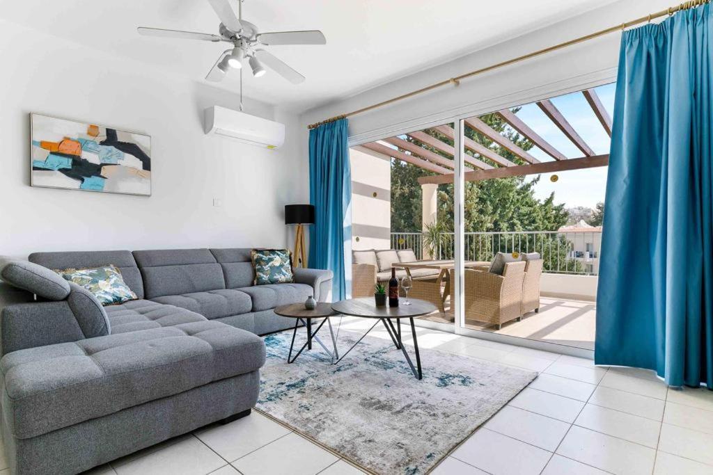 Penthouse Carina Paphos Exterior foto