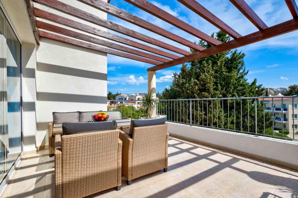 Penthouse Carina Paphos Exterior foto